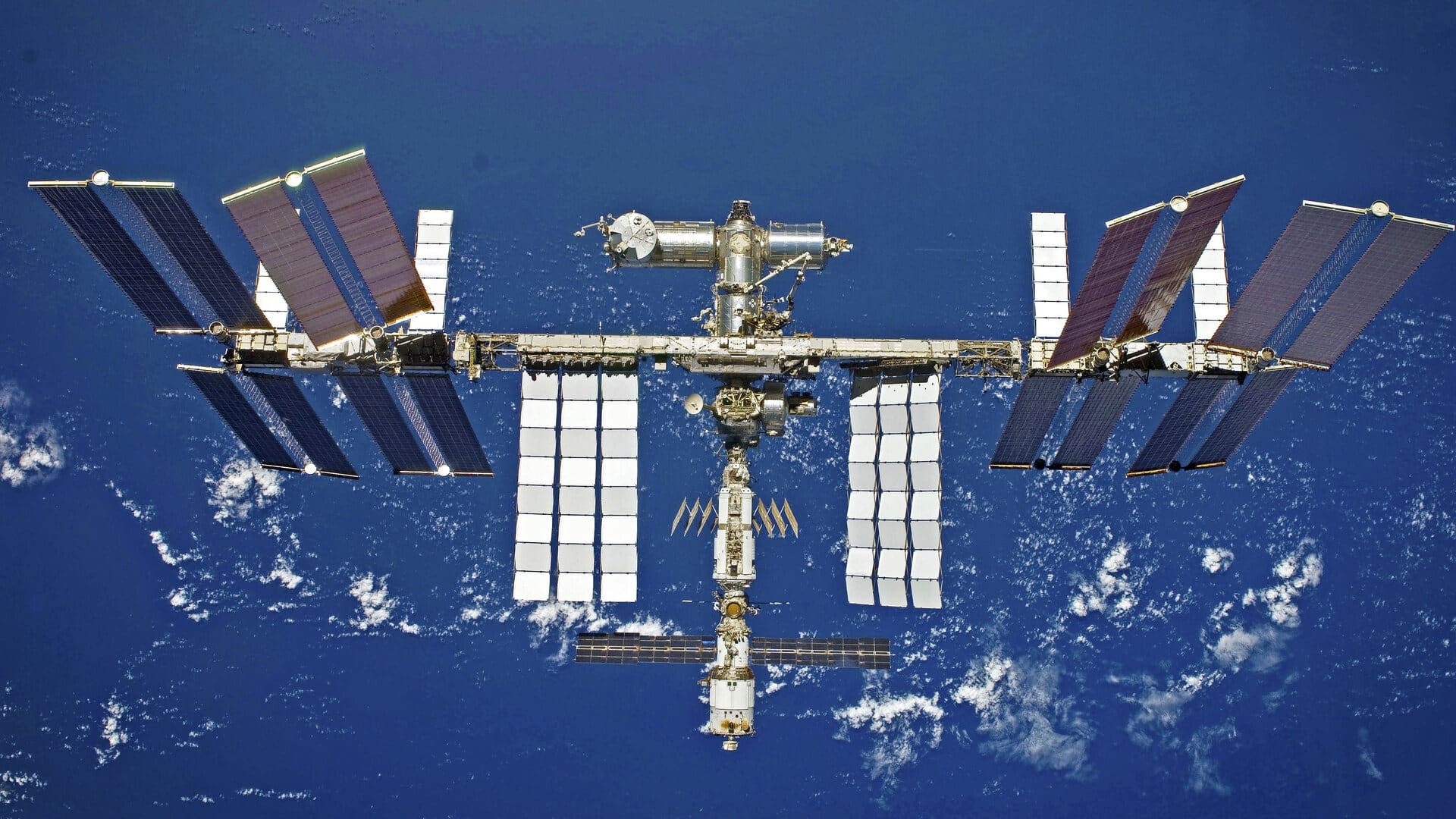 spacex planuje poslat turistov na iss